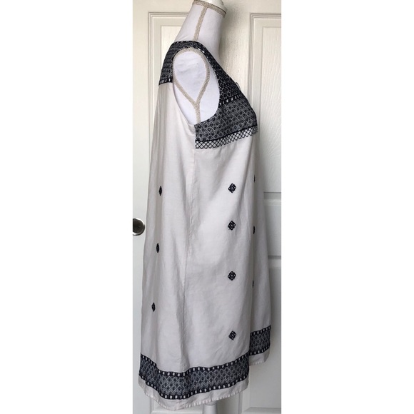 BeachLunchLounge Embroidered Lliya Dress 12 - Picture 5 of 8